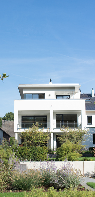 Neubau eines Wohnhauses mit 3 Wohneinheiten in Dormagen-Hackhausen.